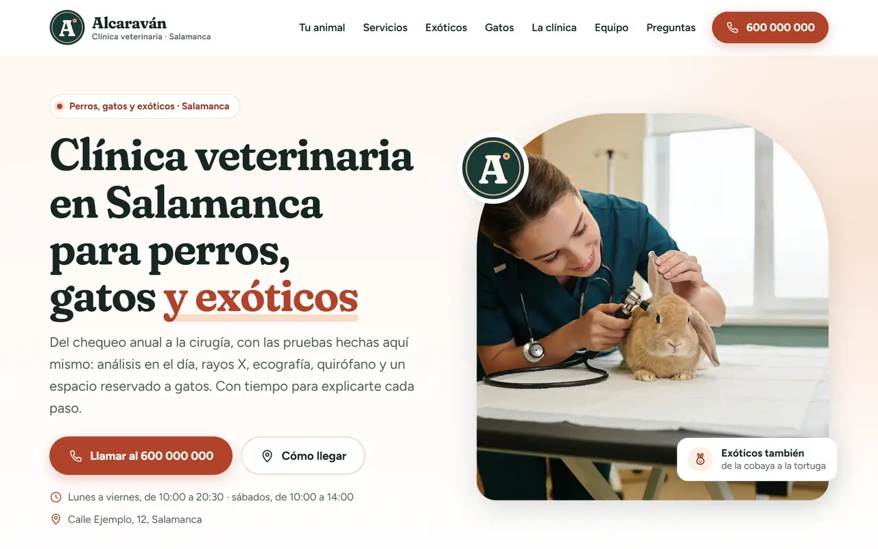 Clínica Veterinaria Alcaraván website on a desktop screen